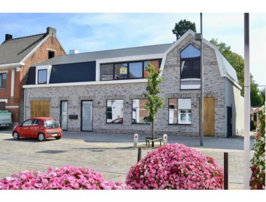 Leuk Overnachten In Hartje Laarne, Dicht Bij Gent! المظهر الخارجي الصورة